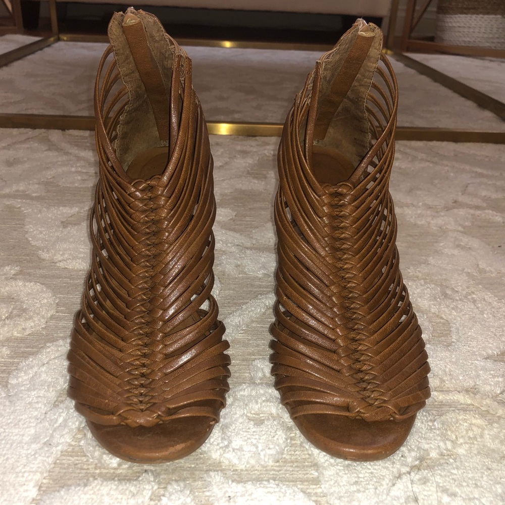 ⚡️SALE⚡️ Jeffrey Campbell wedge